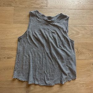 Vineyard vines rolled linen tank top